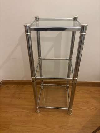 Mesa auxiliar de cristal y metal