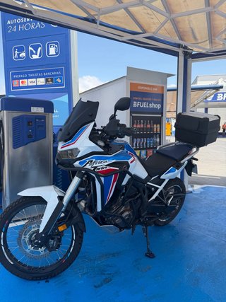 Honda Africa Twin automática, 2 escape