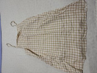 Vestido de cuadros beige y blanco