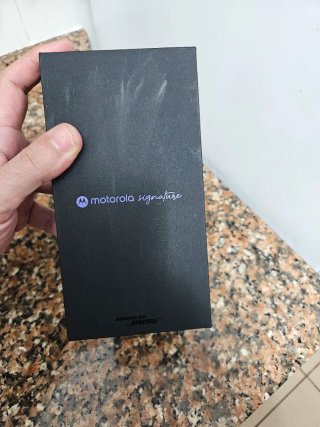 Smartphone Motorola Signature carbonio 16GB/512GB