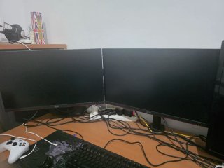2 Monitores AOC 165 HZ + 1 Monitor AOC recambio