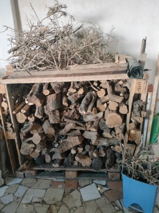 Leña de madera, un metro cúbico