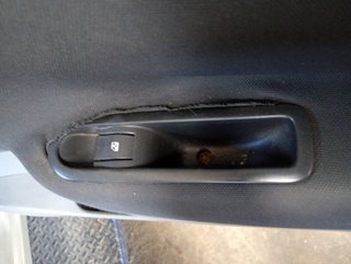 MANDO ELEVALUNAS TRASERO DERECHO Renault Scenic II (JM)(2003->)