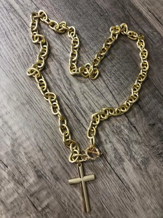 Collar Dorado con Cruz