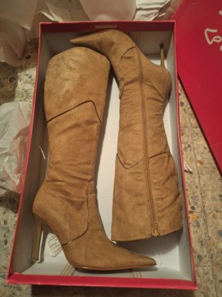 Botas Altas de Tacón Beige