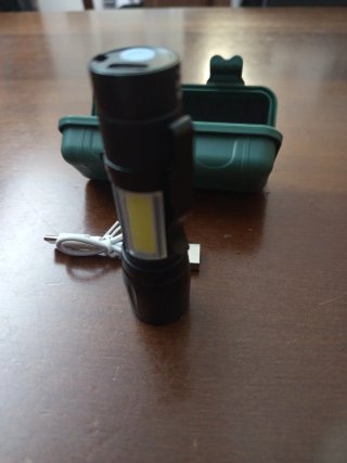 Torcia tascabile ricaricabile USB