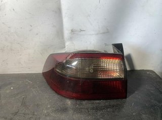 Renault 57624 8200002473 piloto tras izq laguna ii