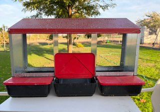 Ponedero para gallinas de 3 compartimentos