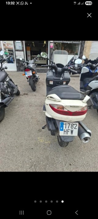 Suzuki Burgman 200 (2012). Excelente estado.