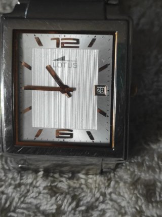 Reloj Lotus acero rectangular grande