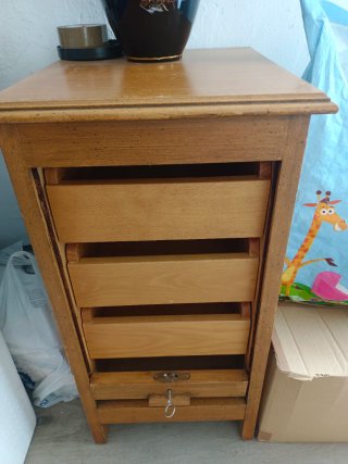 Cómoda de madera
