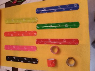 Pulseras click para niños y eventos son cien