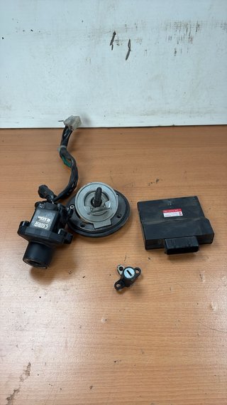 Kit de cerraduras para Yamaha, MT07 2016. Ref 1WS-W8250-00-00