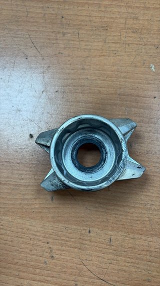 Tapa, trasero eje 2 para Yamaha, MT07 2016. Ref 1WS-2538N-00