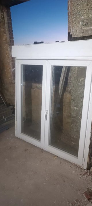 Ventana de PVC Blanca con Persiana 1.38 x 1.54