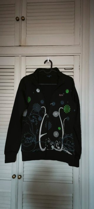 Chaqueta de chándal Rox negra con estampado
