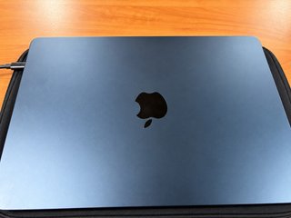 MacBook Air M2 2022 13,6 8GB/256GB