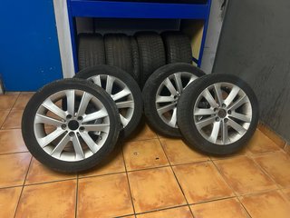 Juego de 4 Llantas con Neumáticos de 17”