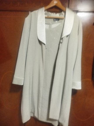Traje de señora beige