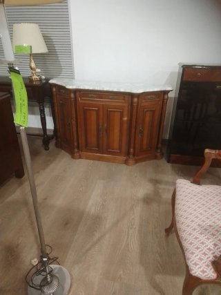 Recibidor Vintage de Madera y Mármol