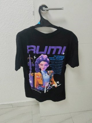 Camiseta KPOP Bershka Talla S