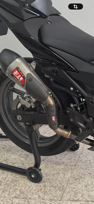 Escape Yoshimura RS9T