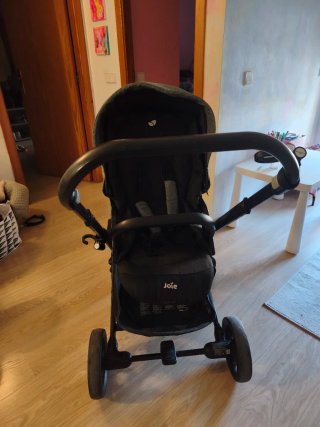 Silla de paseo Joie negra
