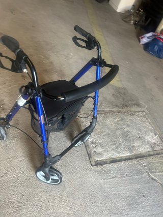 Andador con Ruedas y Asiento