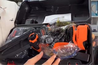 Motosierra a batería con accesorios
