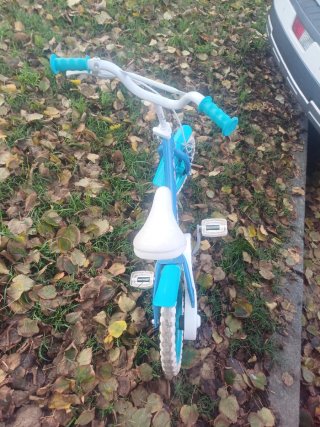 Bicicleta Infantil Azul y Blanca y con dos ruedas