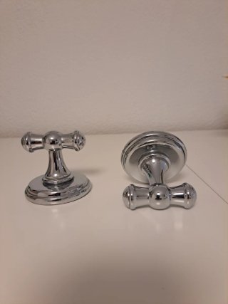 Set de 2 Perchas de Pared Metálicas