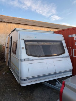 Caravana con documentación! -750kgRoller Class 490
