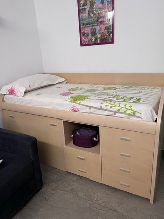 Cama individual con cajones
