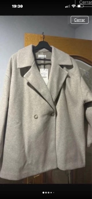 Abrigo corto Zara beige