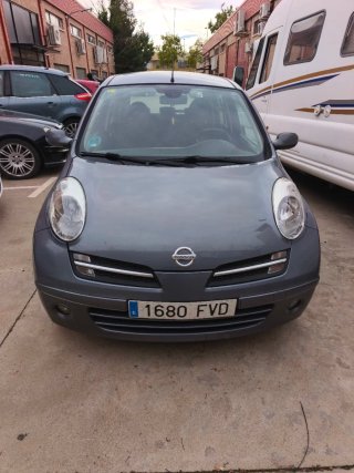 Nissan Micra Gris