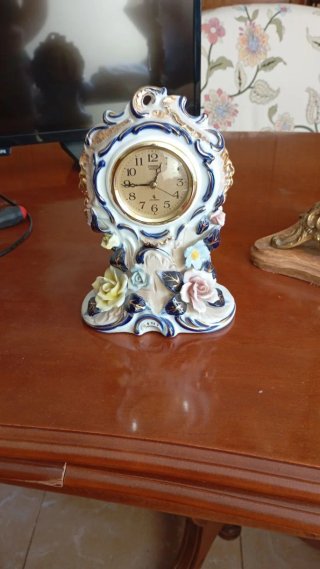 Reloj de Sobremesa Citizen de Porcelana