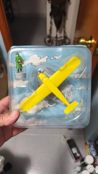 Figura y Avión Tintín