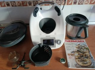 Thermomix TM5 con accesorios