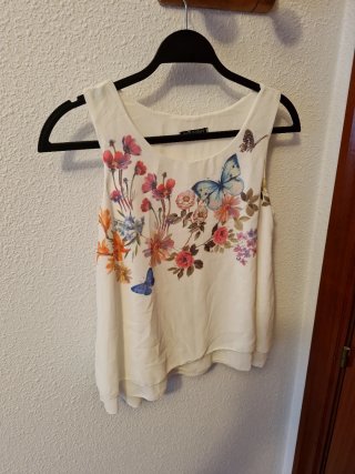 Blusa de verano con estampado floral