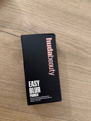 Primer Easy Blur Huda Beauty