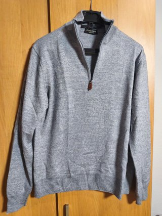 Jersey gris con cremallera
