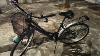 Bicicleta Urbana Negra con Cesta