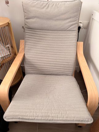 Sillón con estructura de madera
