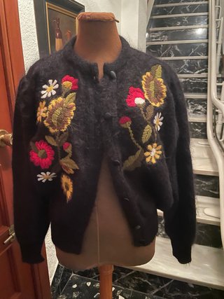 Chaqueta Vintage Negra con Bordados