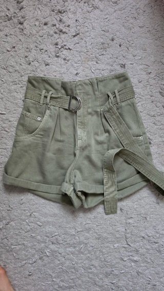 Pantalones cortos Zara verde oliva talla S