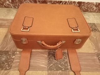Maleta vintage color mostaza