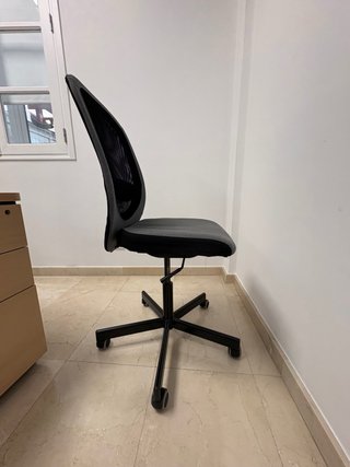 Silla de oficina con ruedas