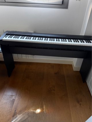 Piano Digital Yamaha P-45. Incluye soporte y pedal
