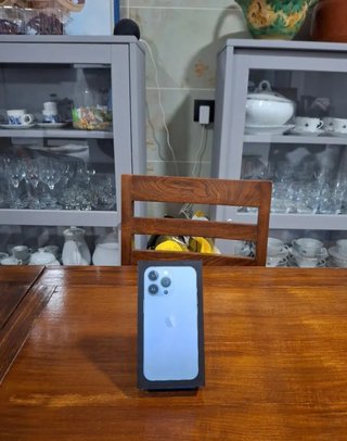Scatola iPhone 13 Pro blu