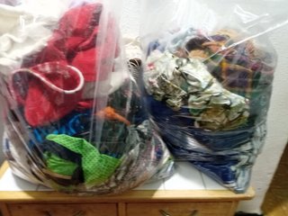 Lote de 2 bolsas de ropa de mujer